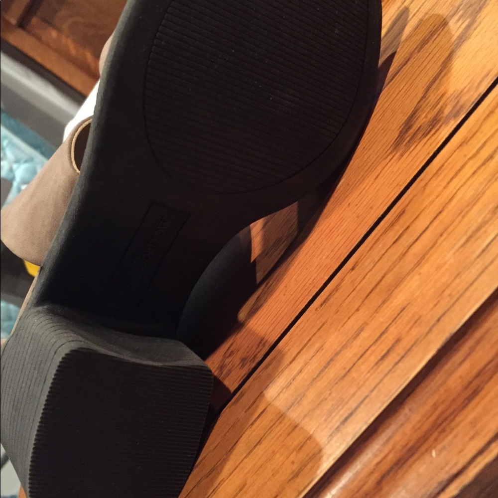 Booties - Picture 6 of 7
